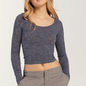 RSQ Womens Seamless Textured Lace Scoop Neck Long Sleeve Tee, size medium